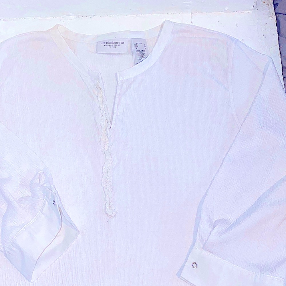 Liz Claiborne women’s White Long-Sleeve blouse petite L